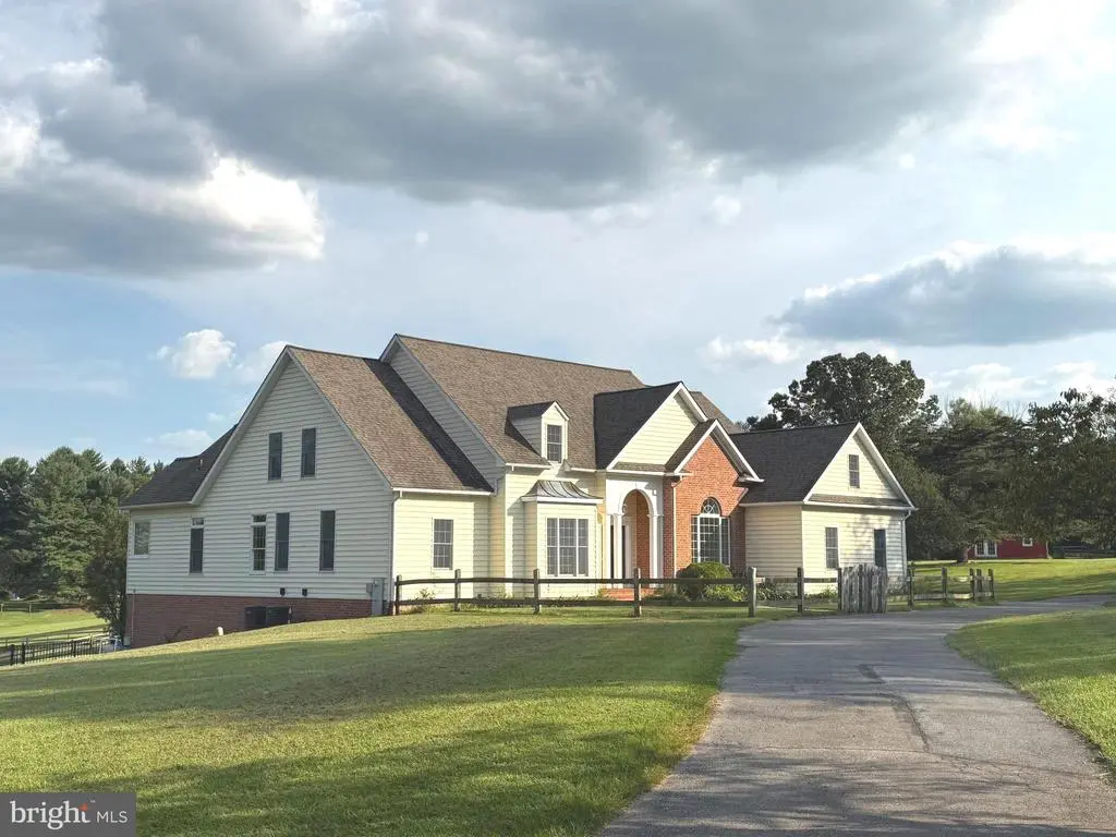 638 River Rd, Sykesville