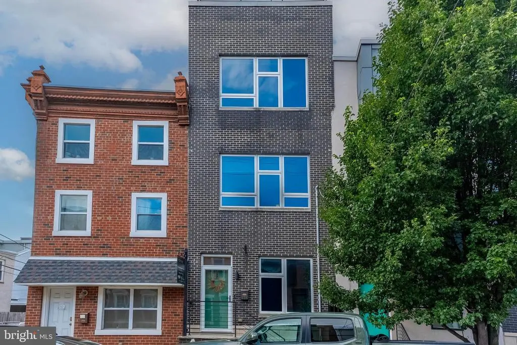 719 E Thompson St, PHILADELPHIA