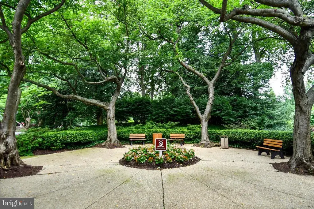 5225 Pooks Hill Rd #222n, BETHESDA