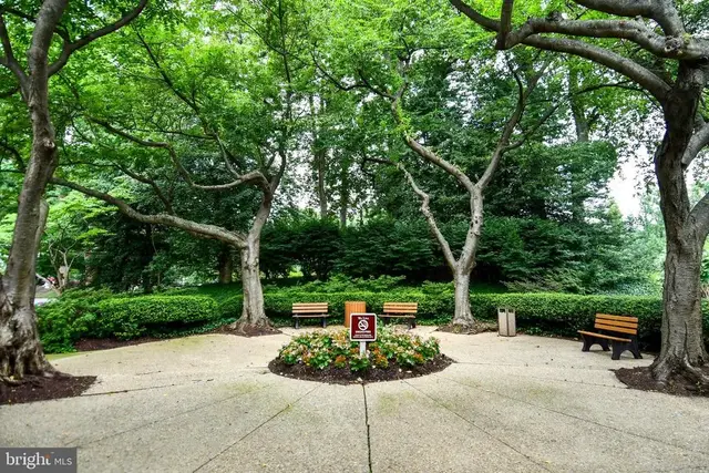 5225 Pooks Hill Rd #222n, Bethesda