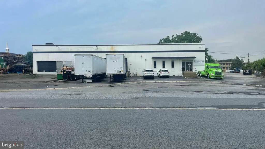 3020 Bowlarama Dr, NEW CASTLE