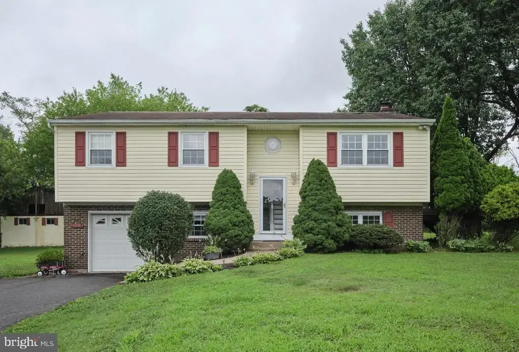 1945 Sweetbriar Rd, OTTSVILLE