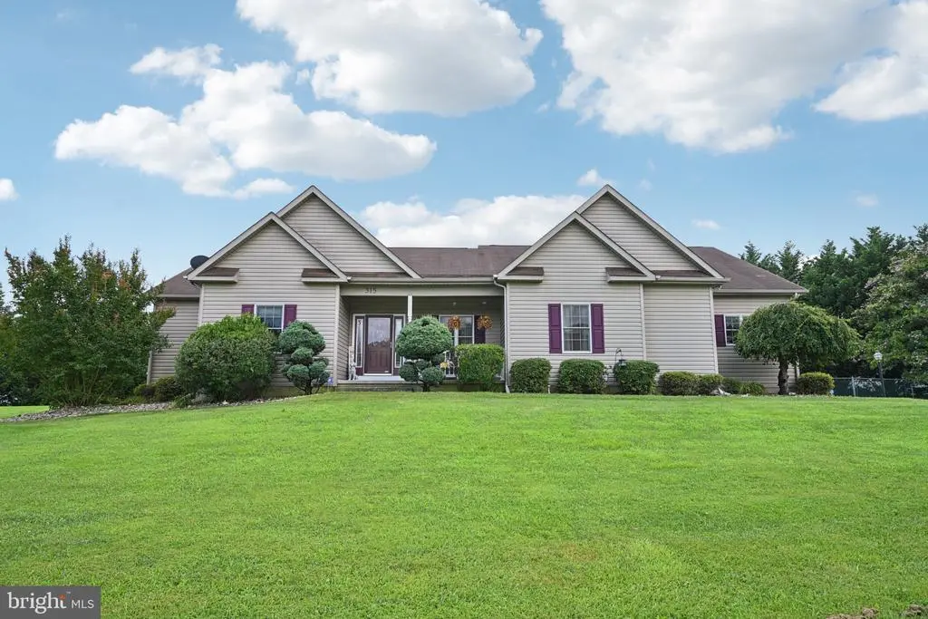 315 Beech Ln, Middletown