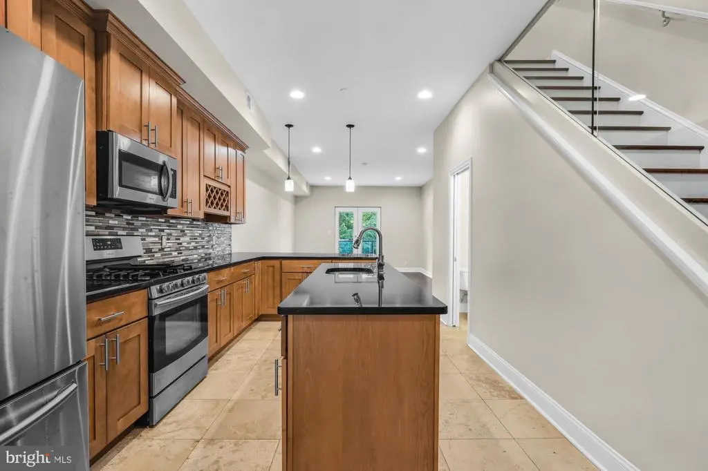 2050 Frankford Ave #f, PHILADELPHIA