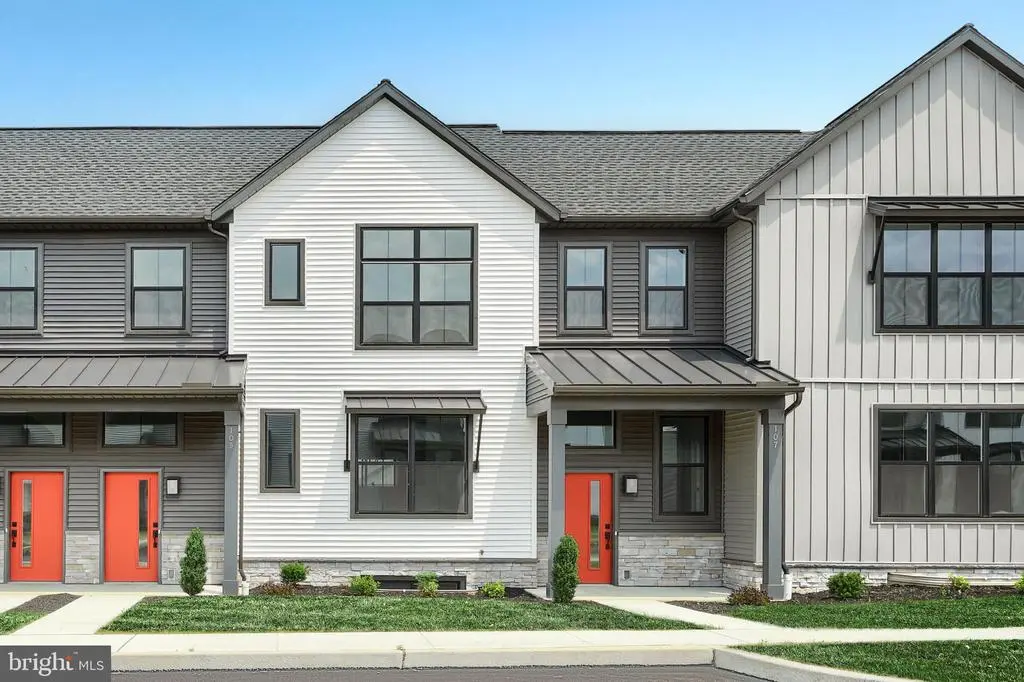 105 Madison Dr, MECHANICSBURG