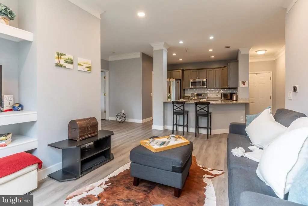 1530 Spring Gate Dr #9121, MCLEAN