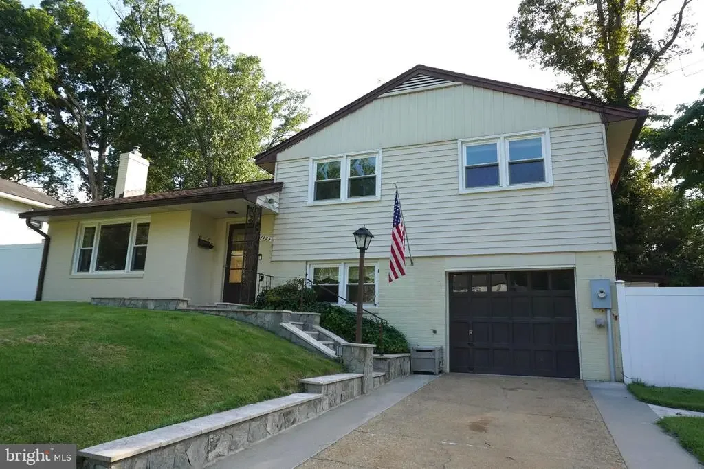 7425 Flora St, Springfield