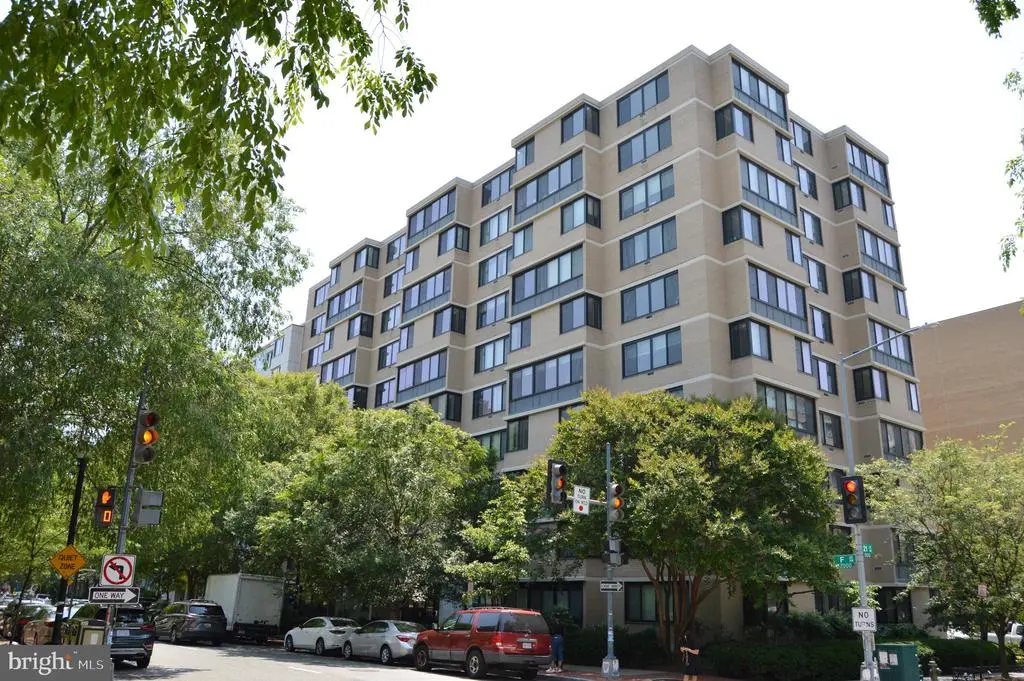 2030 F St Nw #206, WASHINGTON