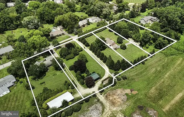 170, 200, 220 Old State Rd, Berwyn