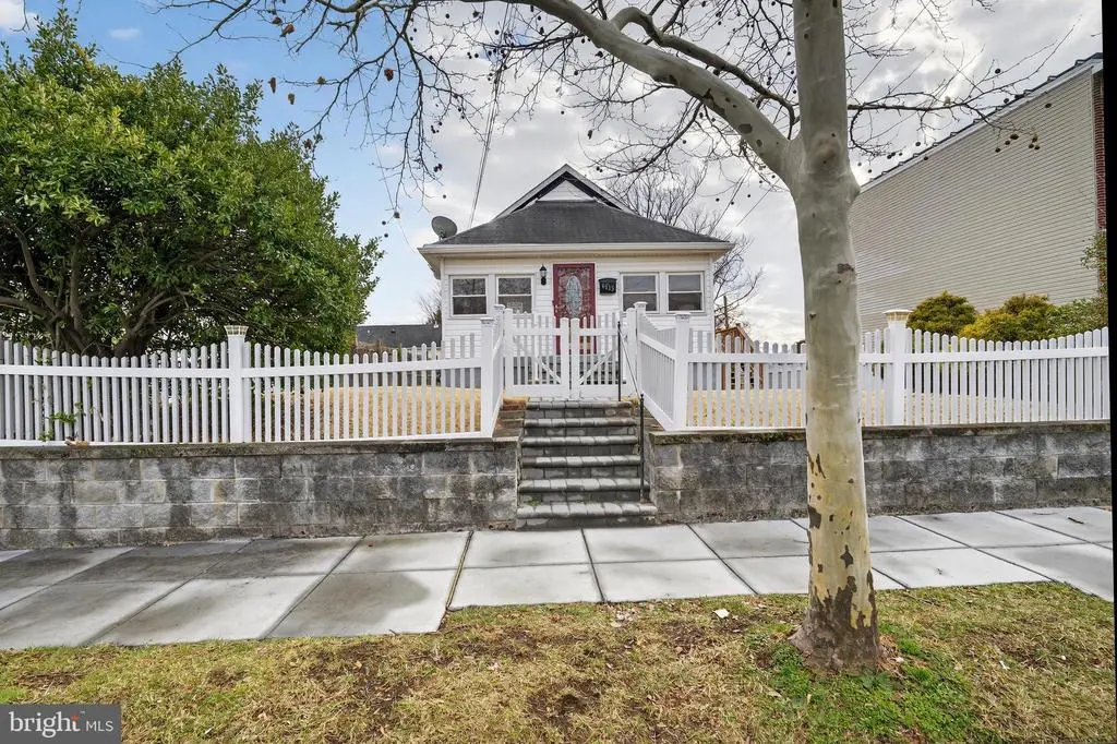 4815 Jay St Ne, WASHINGTON