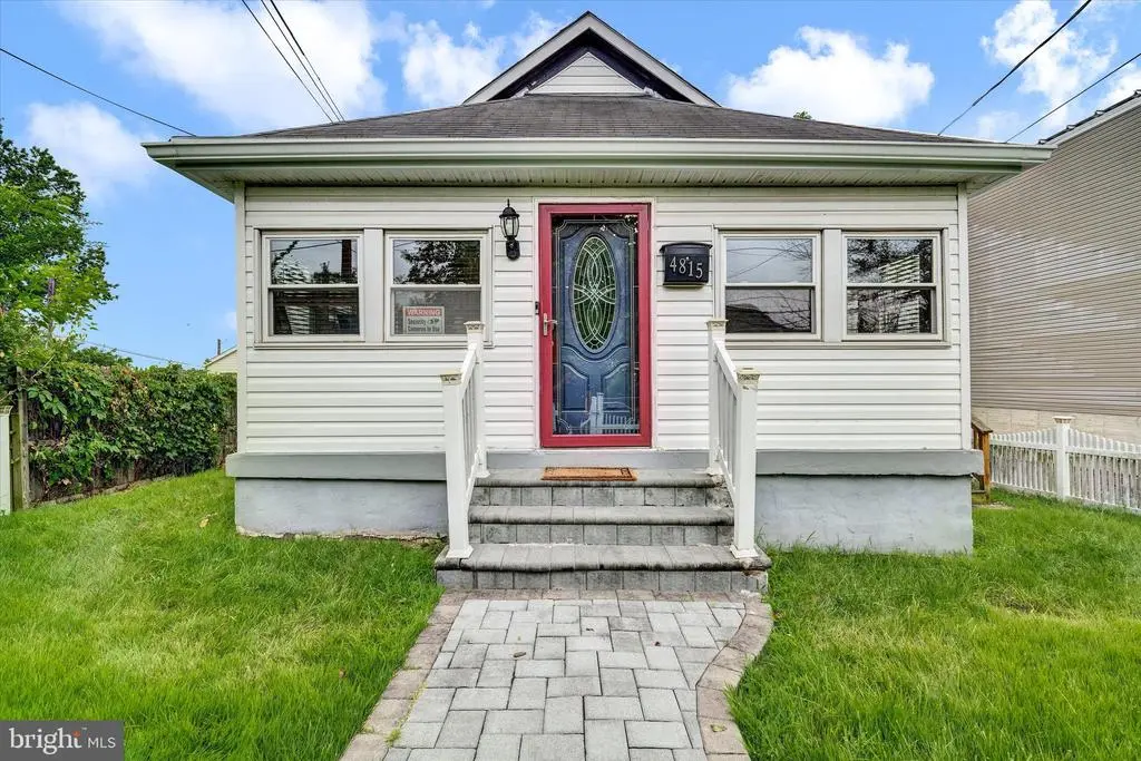 4815 Jay St Ne, WASHINGTON