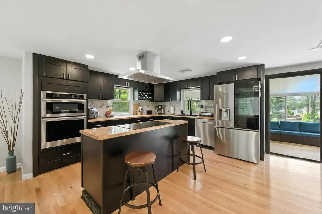 2150 Hilltop Ln, WARRINGTON