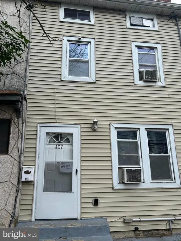 407 Centre St, Trenton