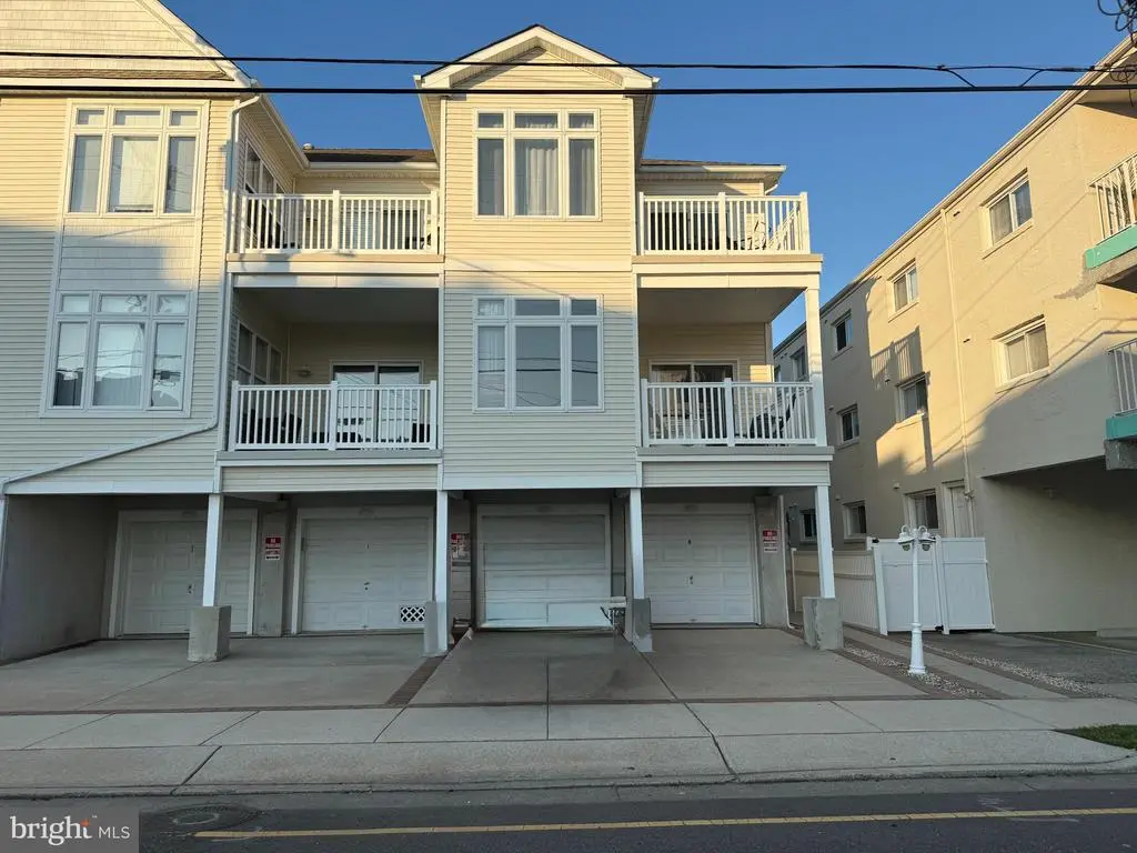229 E Pine Ave #103, WILDWOOD