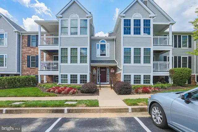 1301 Greenbriar Cir #7-1301, Pikesville