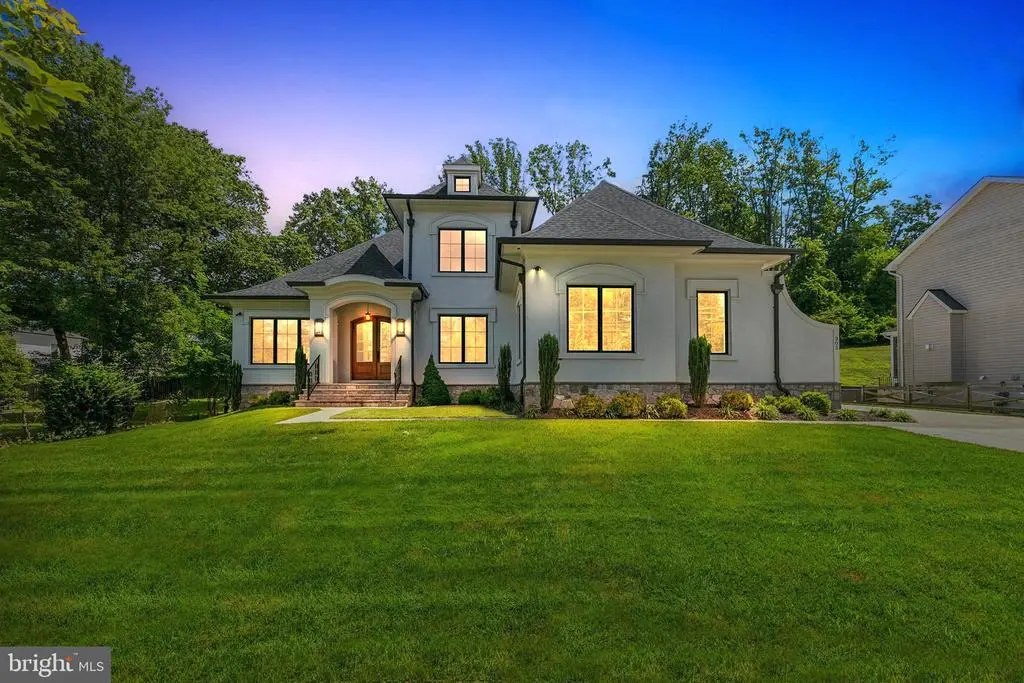 305 Old Courthouse Rd Ne, VIENNA