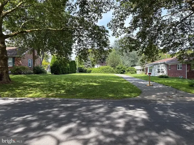 210 S Royal St, York