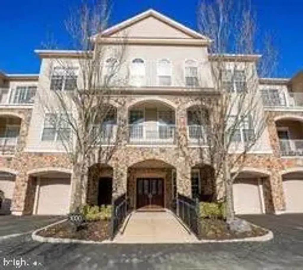 3208 Knox Ct, WARWICK