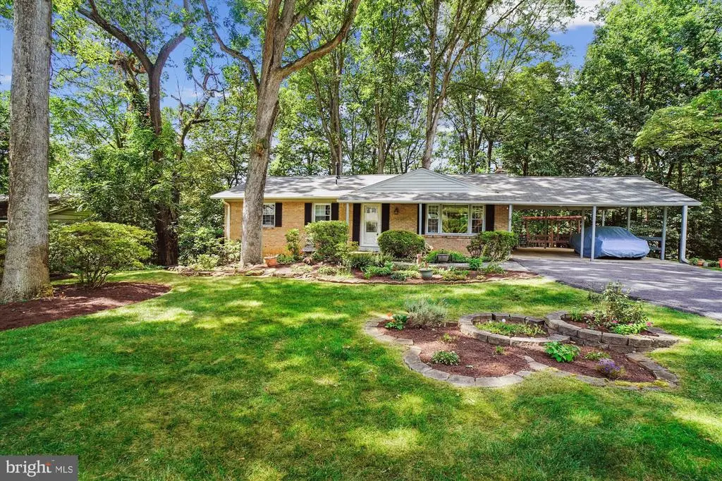 17808 Caddy Dr, Rockville