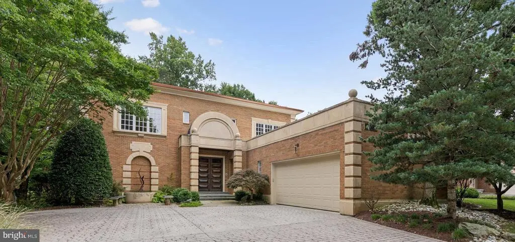 10036 Chartwell Manor Ct, Potomac