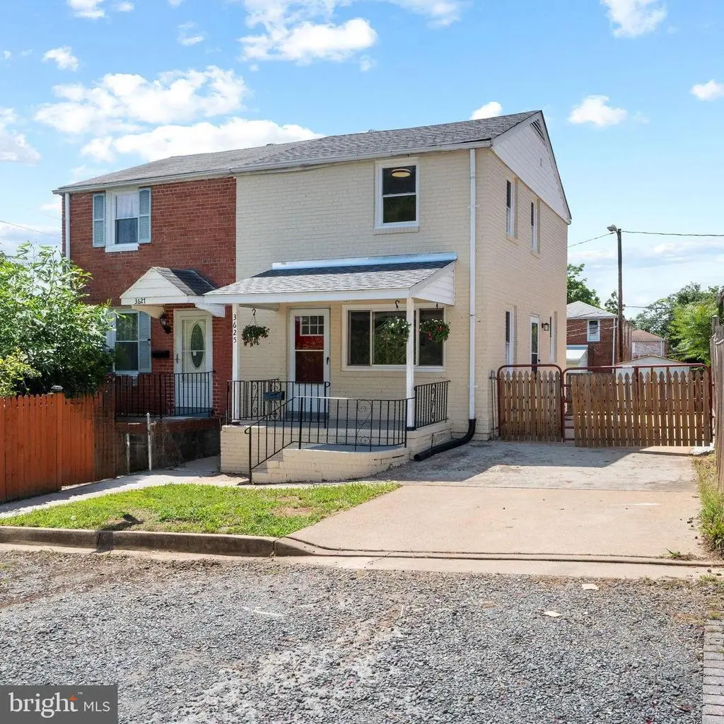 3625 S Four Mile Run Dr, ARLINGTON