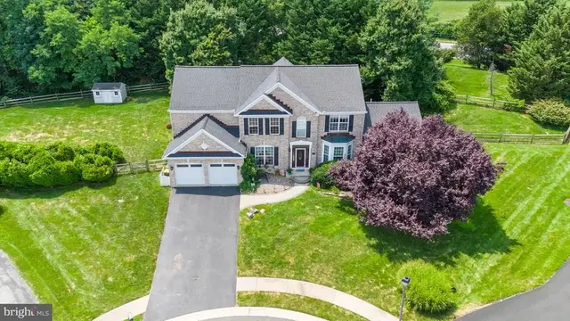 8 Peacock Pl, Newark