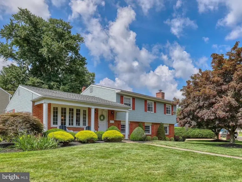 239 Louise Dr, YARDLEY