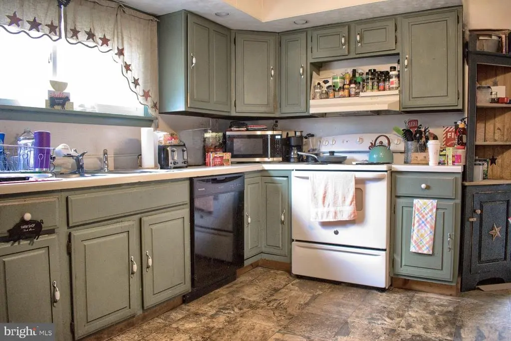 1530 Fern St W, COAL TOWNSHIP