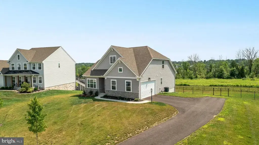 1844 Enclave Dr, QUAKERTOWN