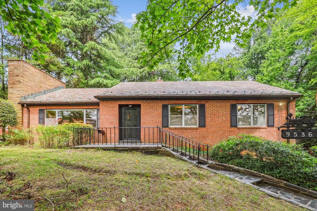 9536 E Bexhill Dr, Kensington