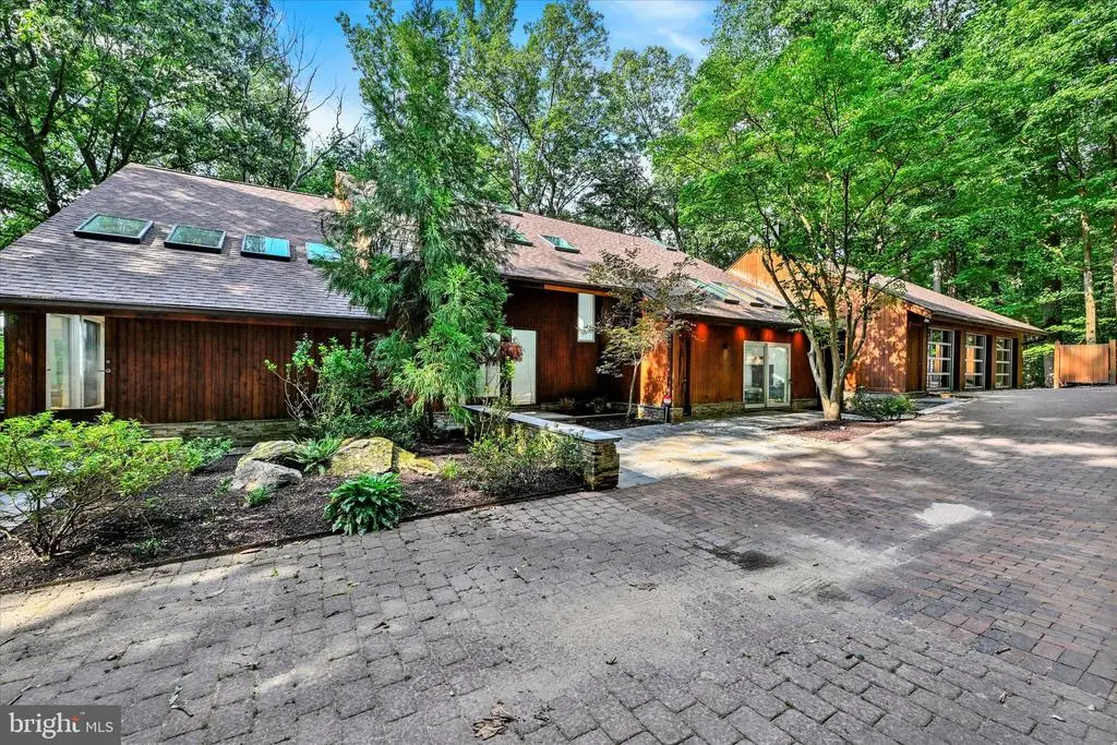 11 Green Heather Ct, Pikesville