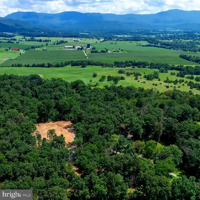 15 Mont View Ln, Luray