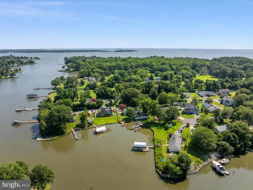 1207 Bay View Ct, Edgewater