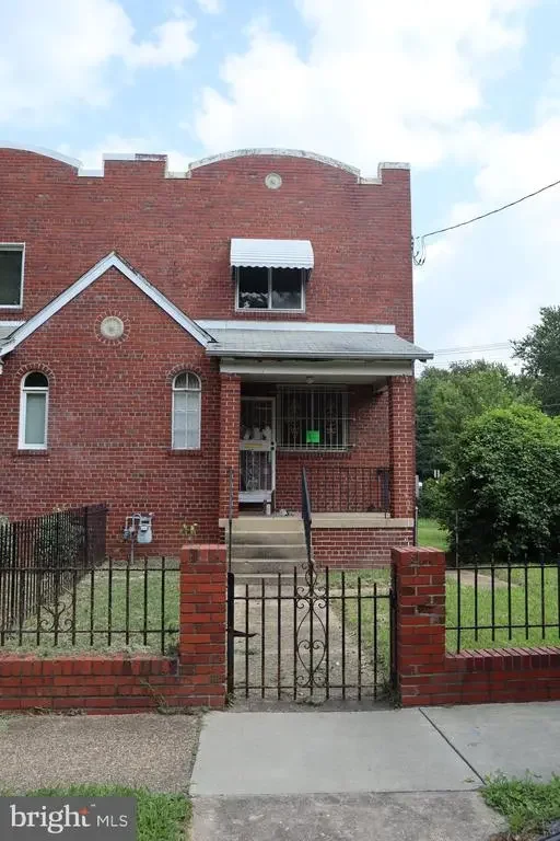 4942 Blaine St Ne, WASHINGTON