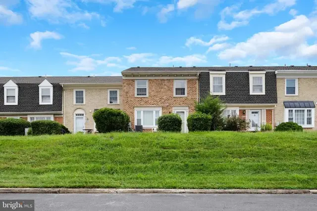9075 N Laurel Rd #l, Laurel