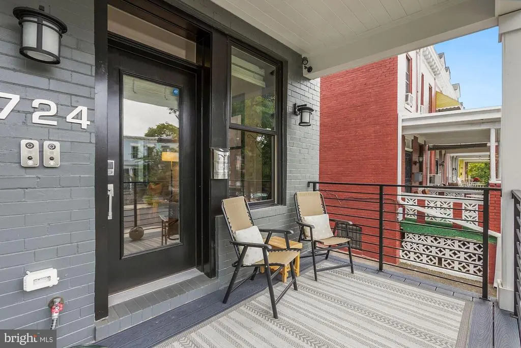 724 Nw Taylor St Nw #1, WASHINGTON