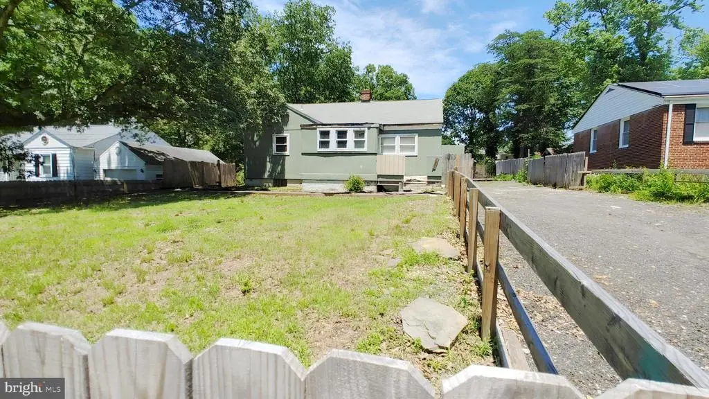 6410 Woodley Rd, CLINTON