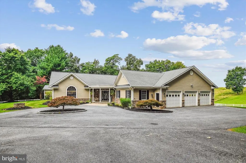 4162 Bill Moxley Rd, Mount Airy