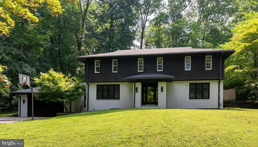 18 Glen Alpine Rd, Phoenix