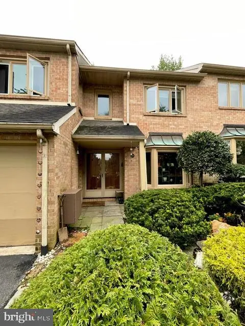 101 Amity Dr, CHESTERBROOK