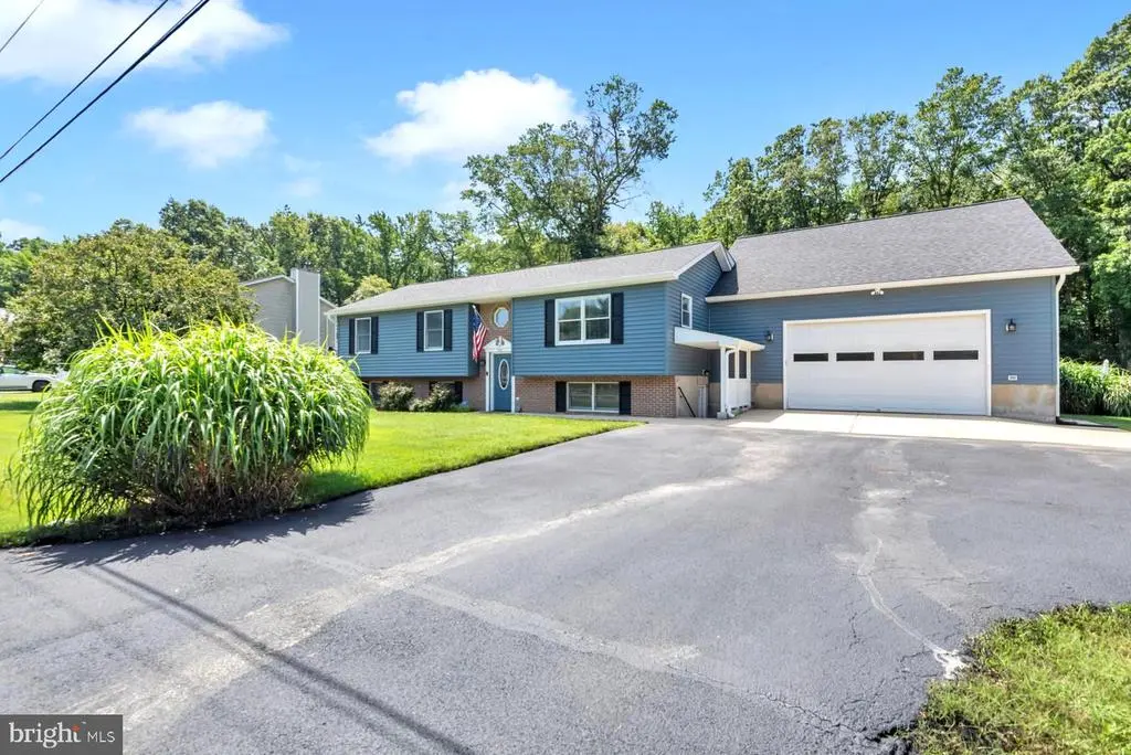 1521 Warfield Rd, Edgewater