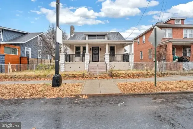 1444 T St Se, Washington