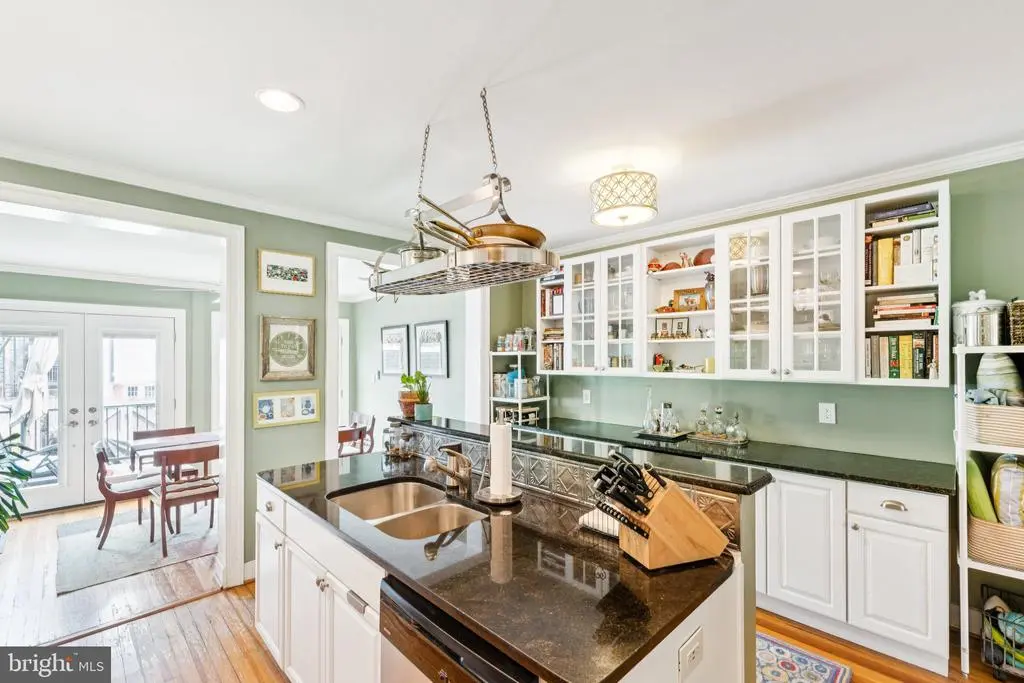 1814 D St Se, WASHINGTON