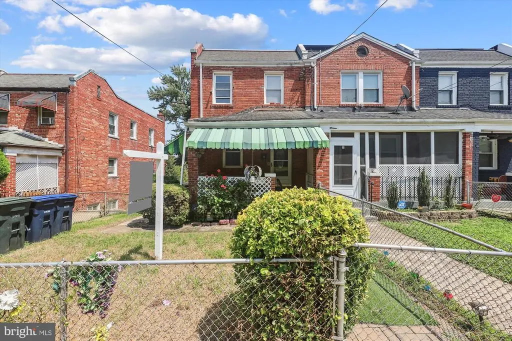 1700 40th St Se, WASHINGTON