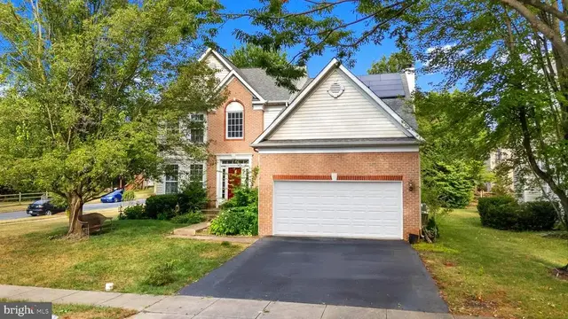 1714 Dearbought Dr, Frederick