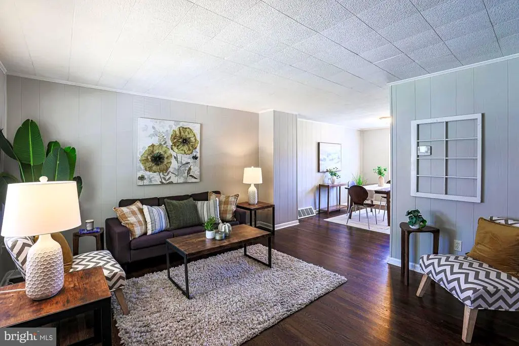 1417 Hopewell Ave, Essex