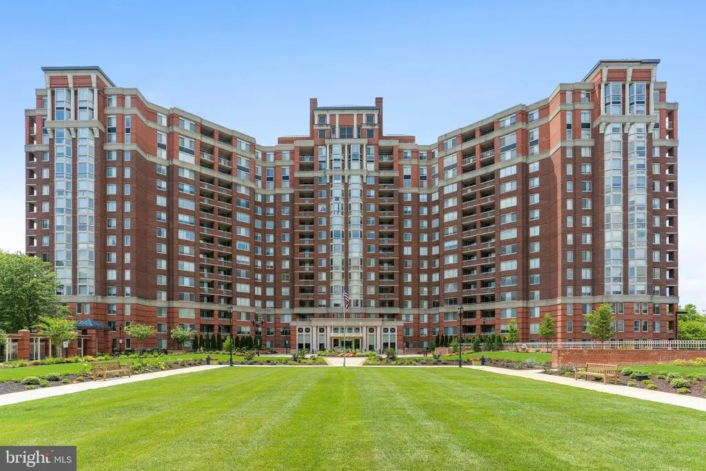 5809 Nicholson Ln #412, Rockville