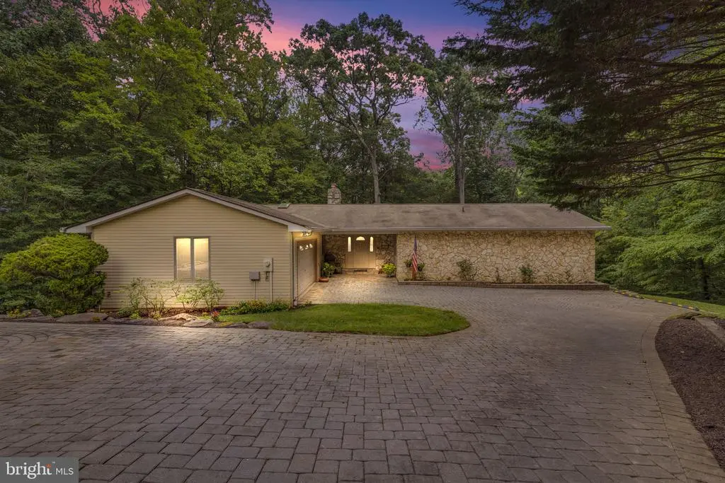 609 Marti Ln, Annapolis