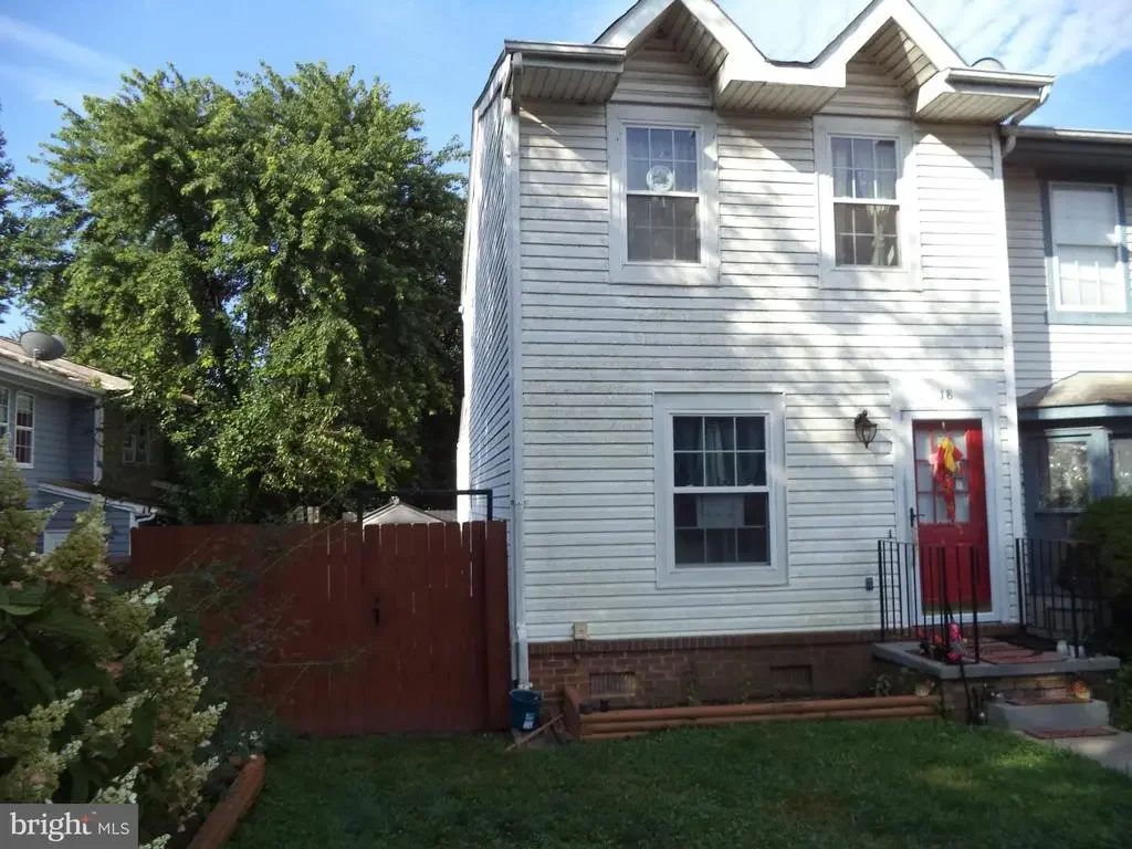 18 Swallow, CHARLES TOWN