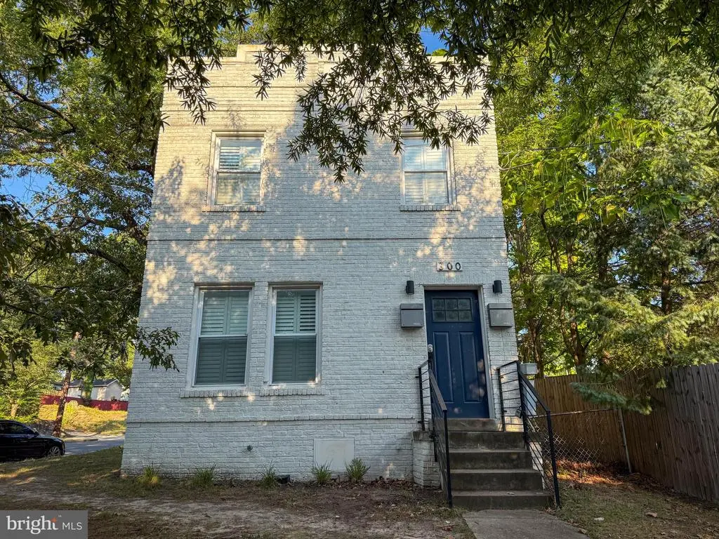 300 49th St Ne, WASHINGTON